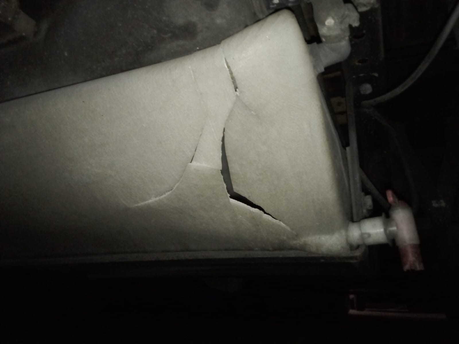 2026 VW LT1 Sven Hedin Unterflurtank gebrochen.jpg